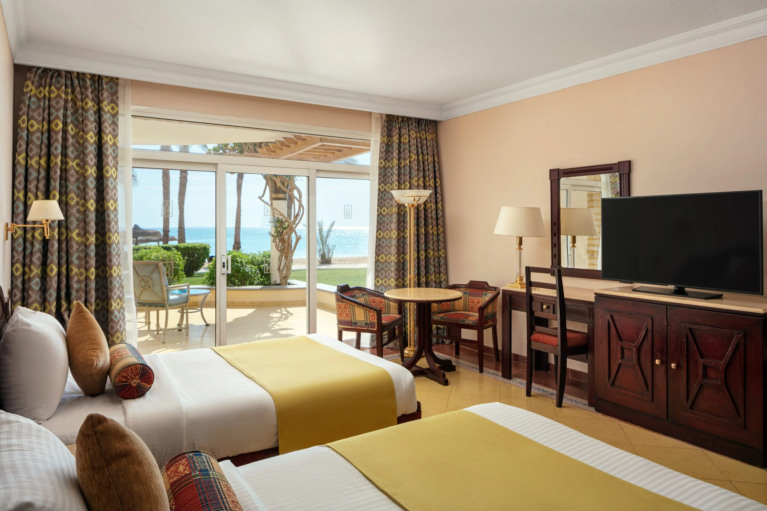 BEACH_FRONT_ROOM