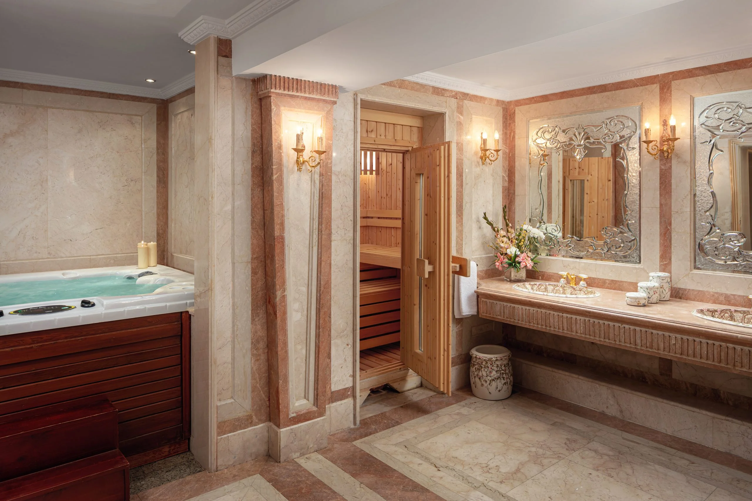 ROYAL_SUITE_BATHROOM